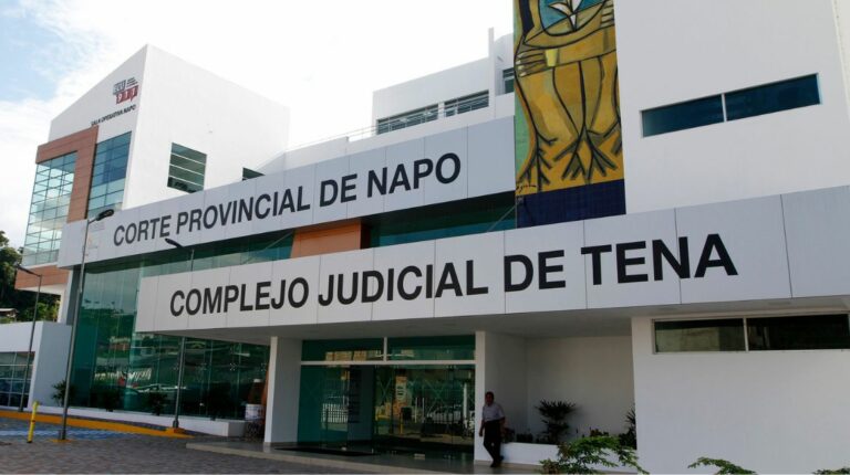 Cuatro personas condenadas por defraudación tributaria al SRI en Napo y Azuay